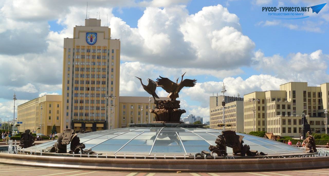 Беларусь летом, площадь независимости в Минске