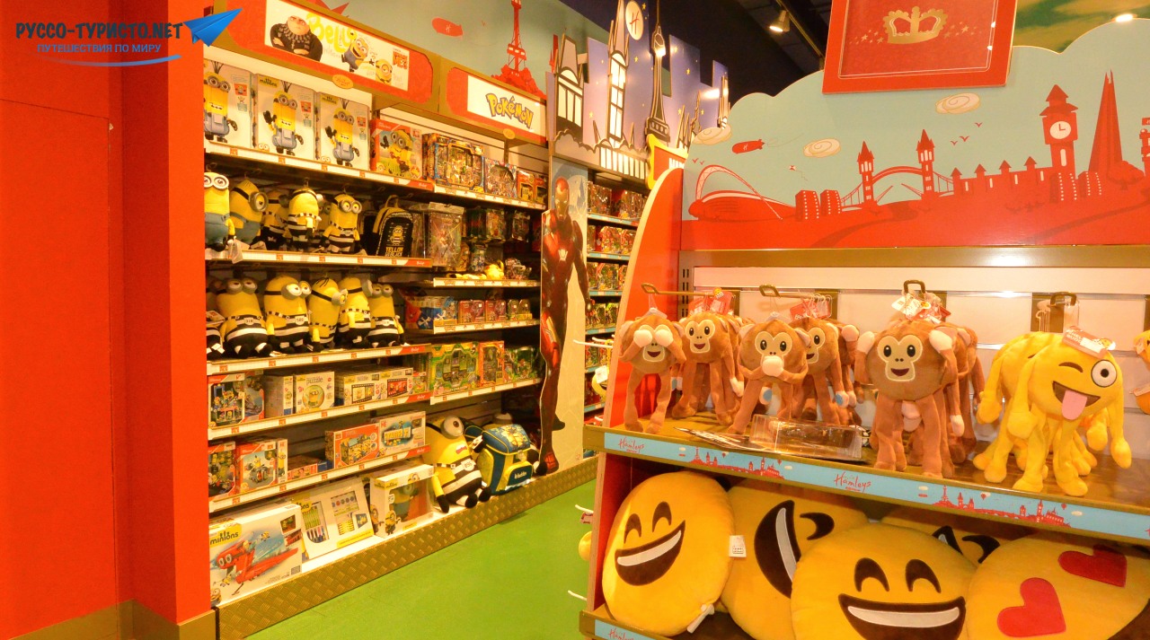 Магазин игрушек Hamleys - детский мир в Праге