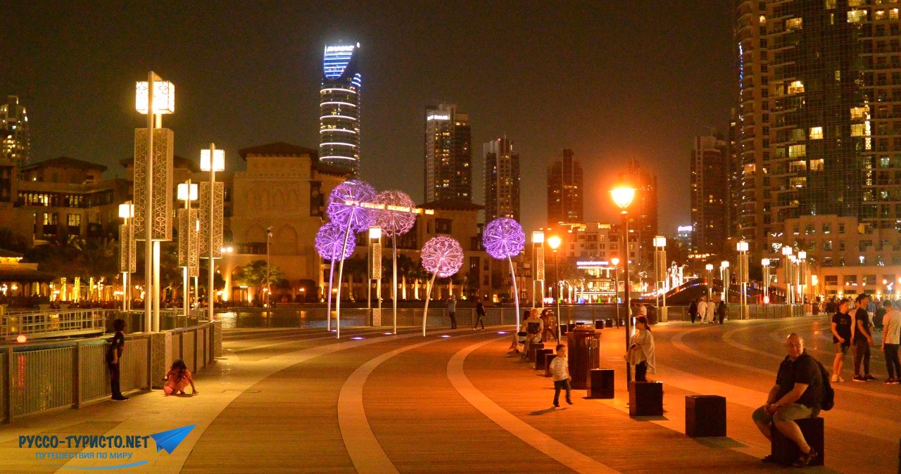 Путешествие в Дубай - ночные улицы с подсветкой