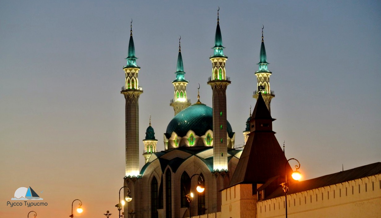 Кремль и мечеть Кул Шариф вечером, с подсветкой