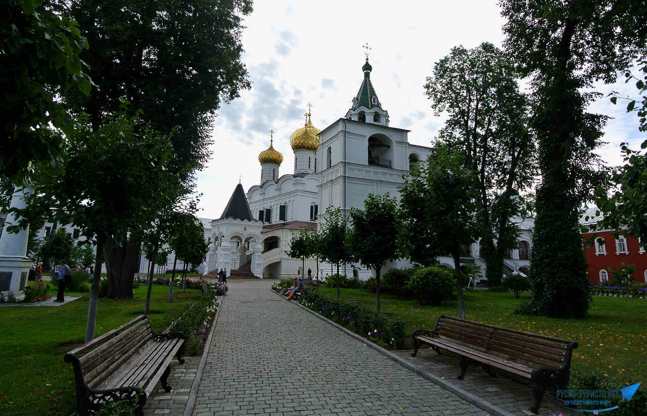 фото Костромы летом, поездка в Костому на авто, Ипатьевскй монастырь