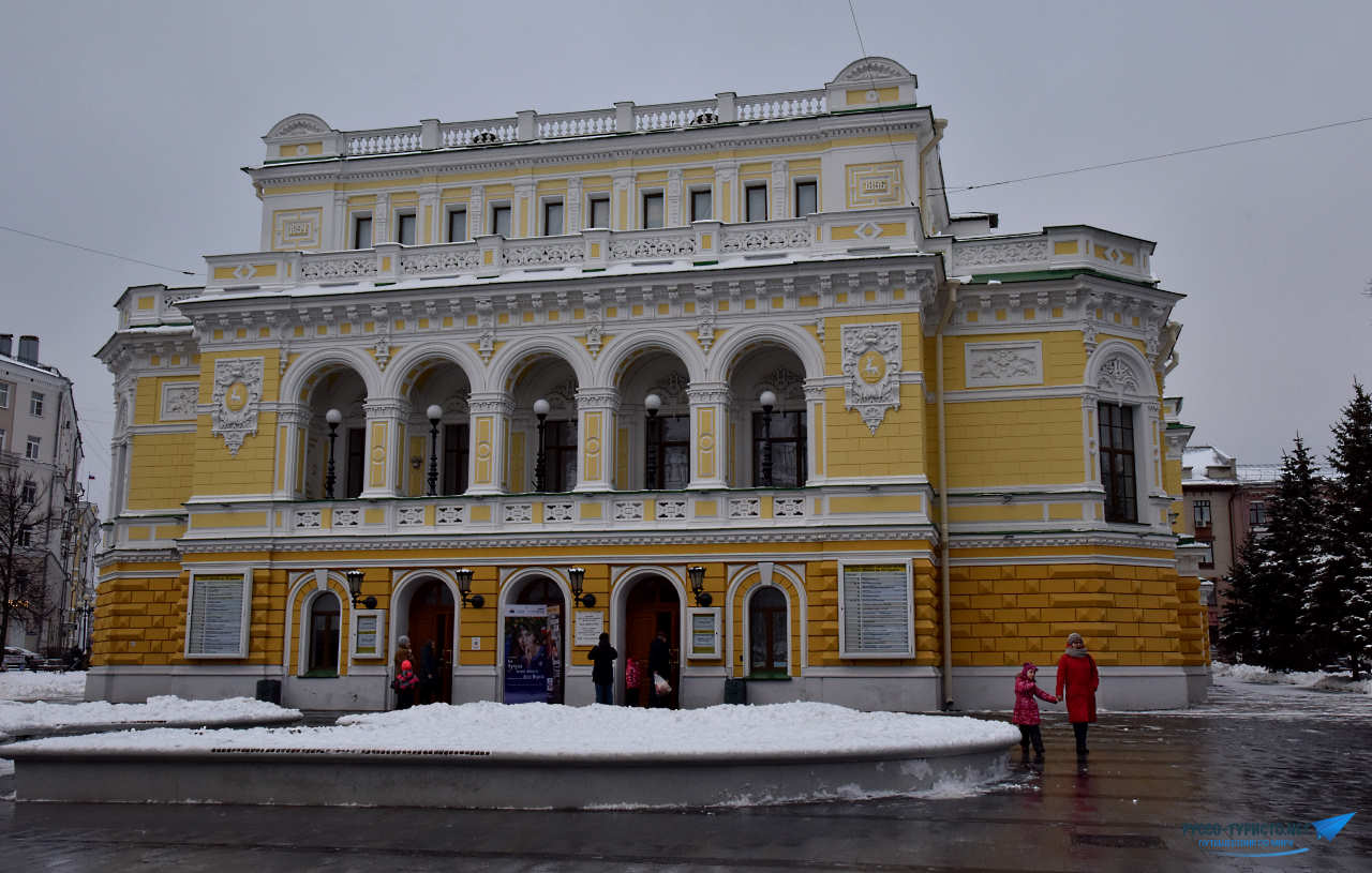 Здание нижегородского театра