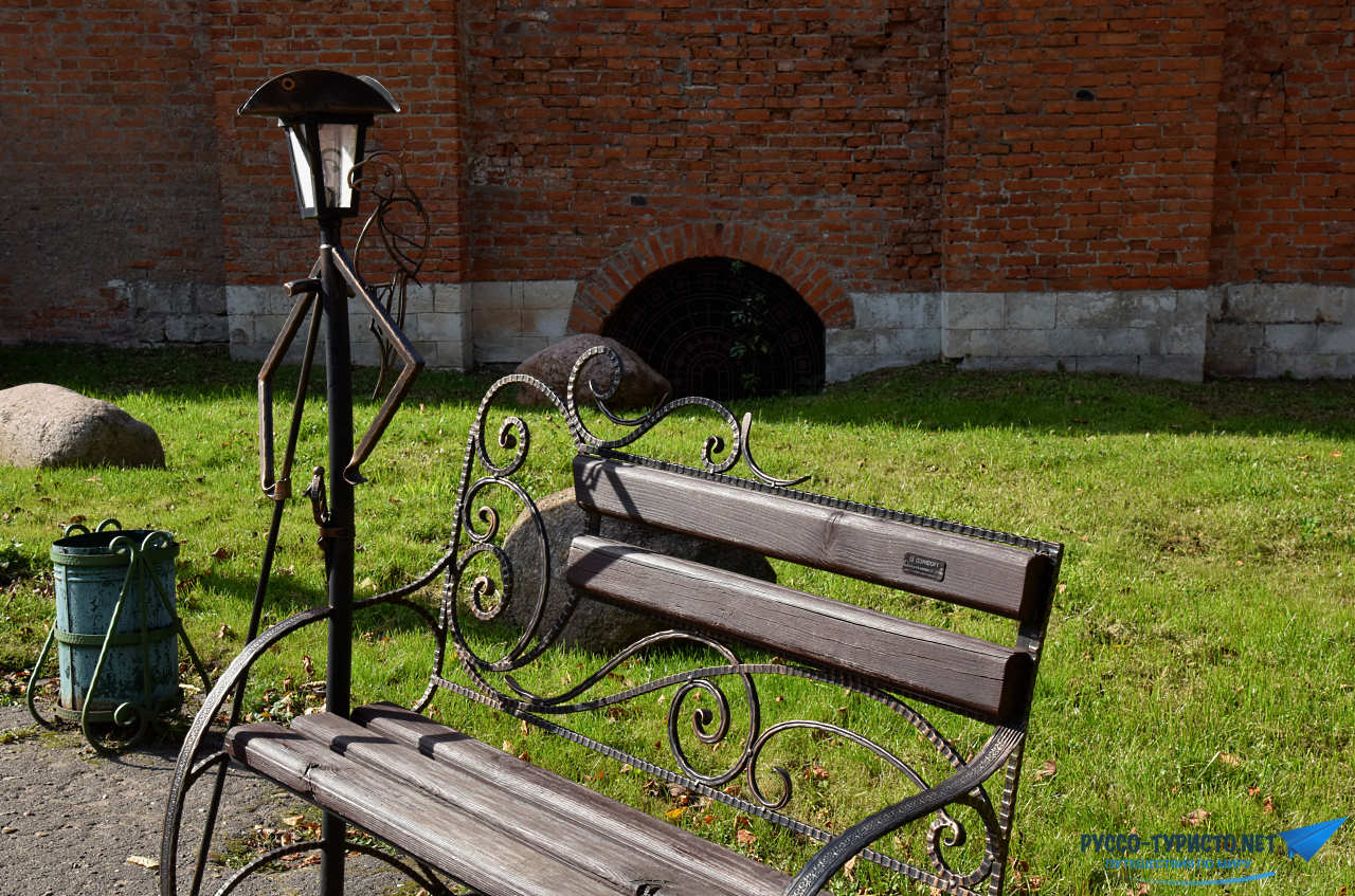 Железные фонари Смоленска, красивые фонари в Смоленске, фонари Смоленск Лопатинский сад
