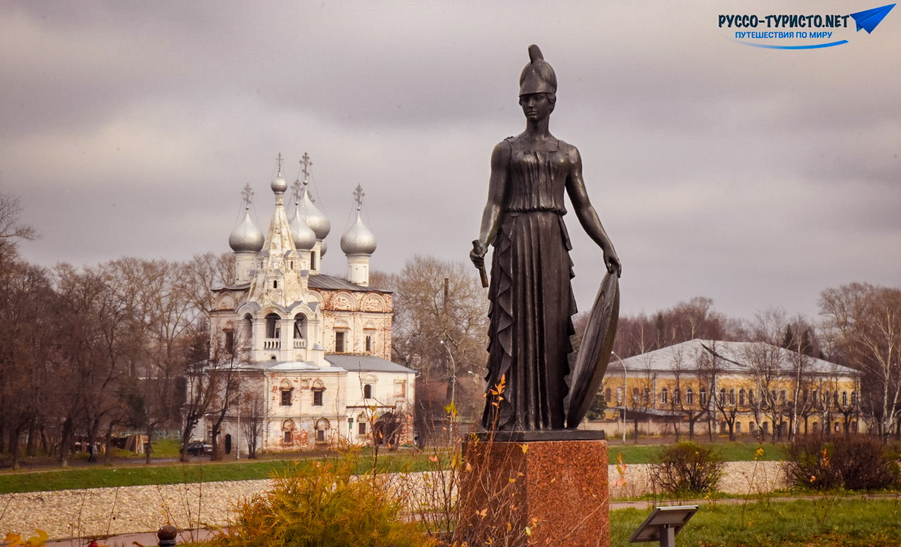 Памятник богини войны и мудрости Вологда
