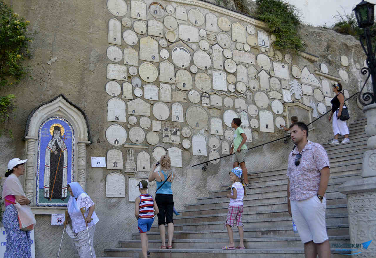 Свято-Успенский пещерный мужской монастырь, монастырь в скале в Крыму, Бахчисарайский монастырь