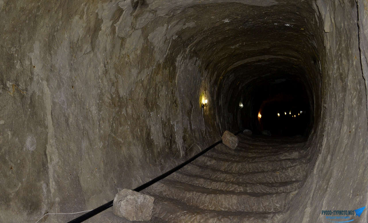 древний колодец Тик-Кую, пещерный город Чуфут-Кале