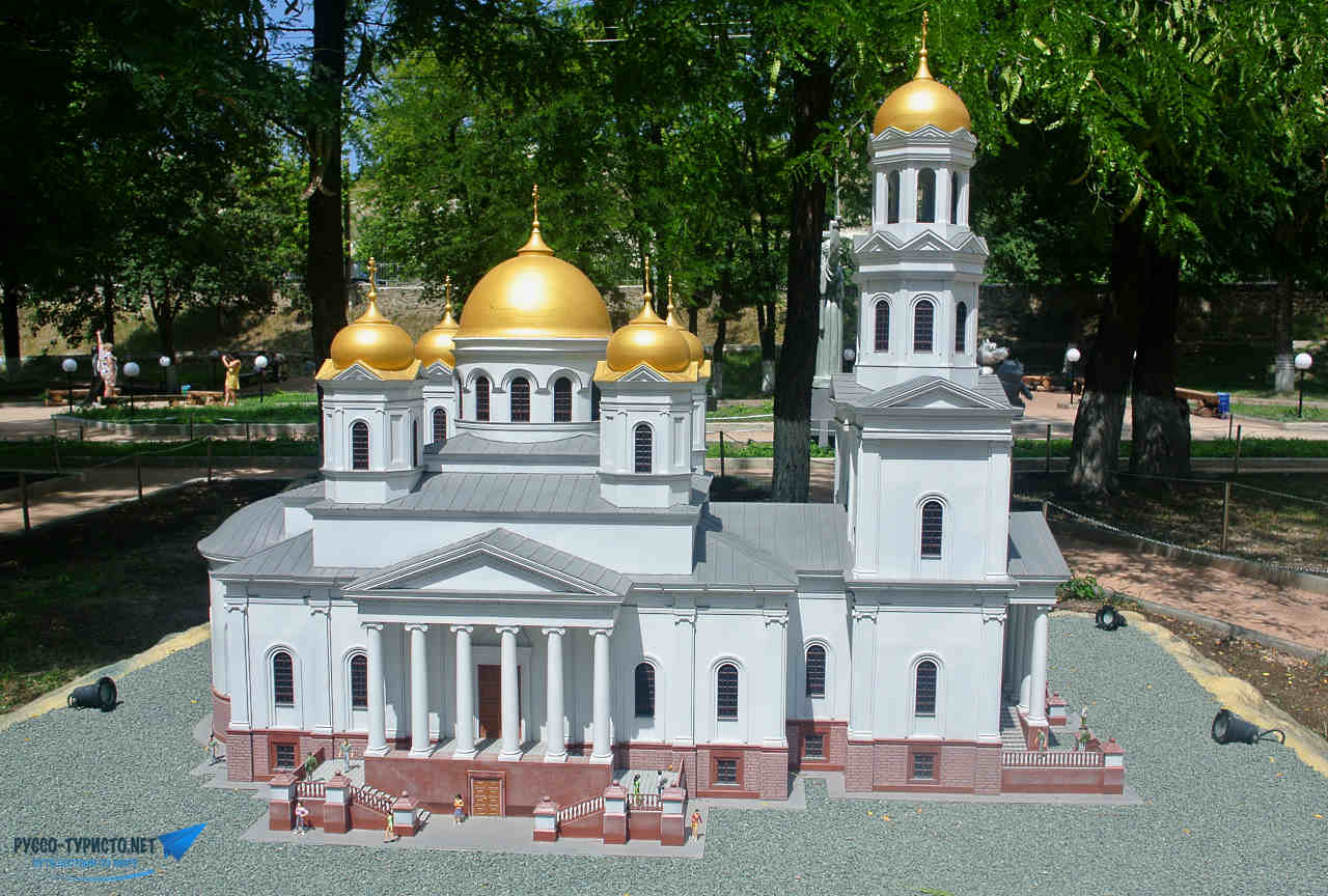 Бахчисарайский парк миниатюр, миниатюры в Бахчисарае, большой парк миниатюр в Крыму
