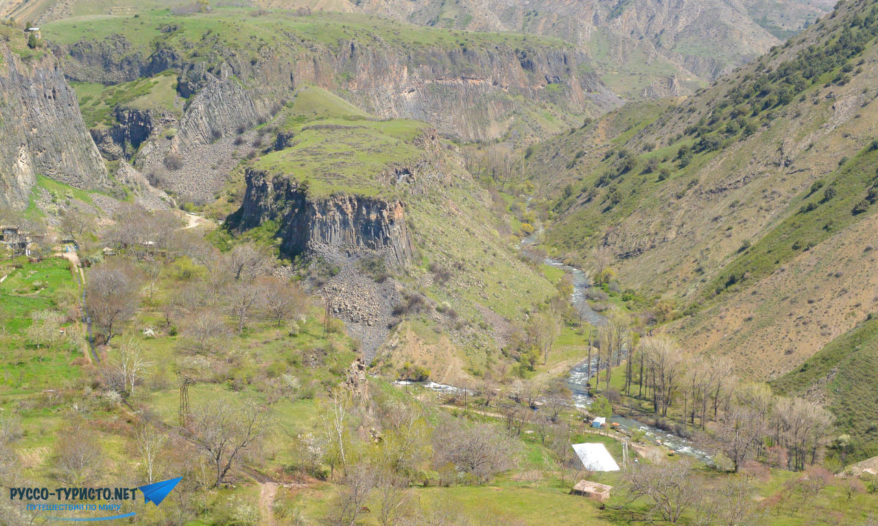 Гарни в Армении, экскурсия в Гарни, популярные экскурсии в Армении, поездка в Гарни