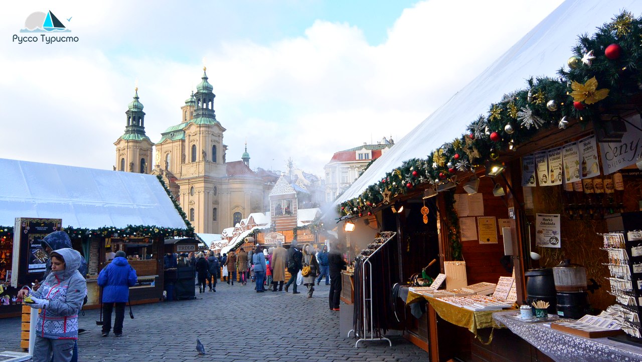 Рождественская ярмарка на Староместской площади в Праге