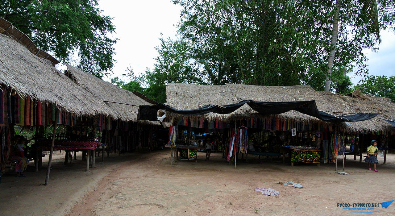 Деревня длинношеих женщин, Таиланд