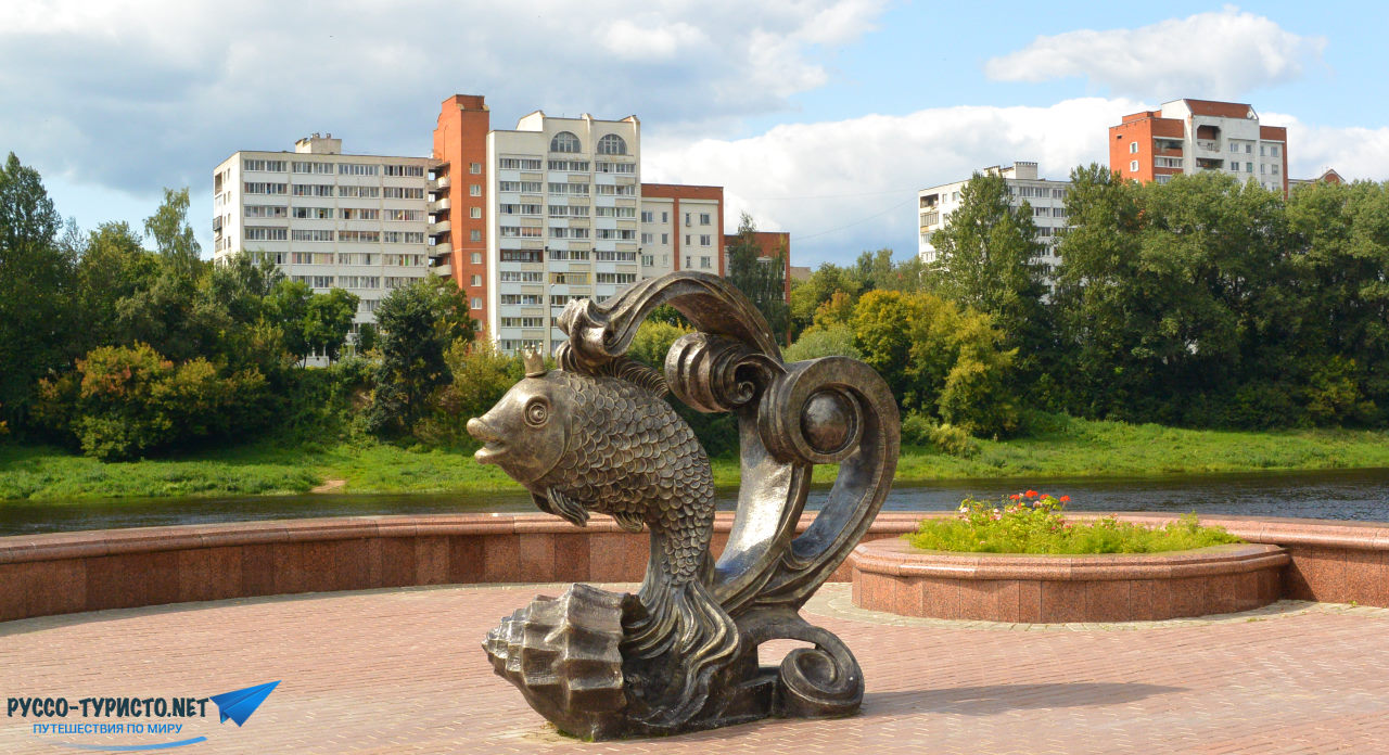 Памятник золотой рыбке в Витебске